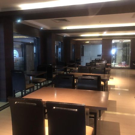Hotel Shaans Tiruchirappalli Extérieur photo