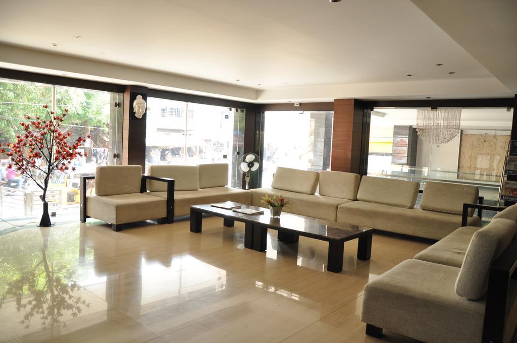 Hotel Shaans Tiruchirappalli Extérieur photo