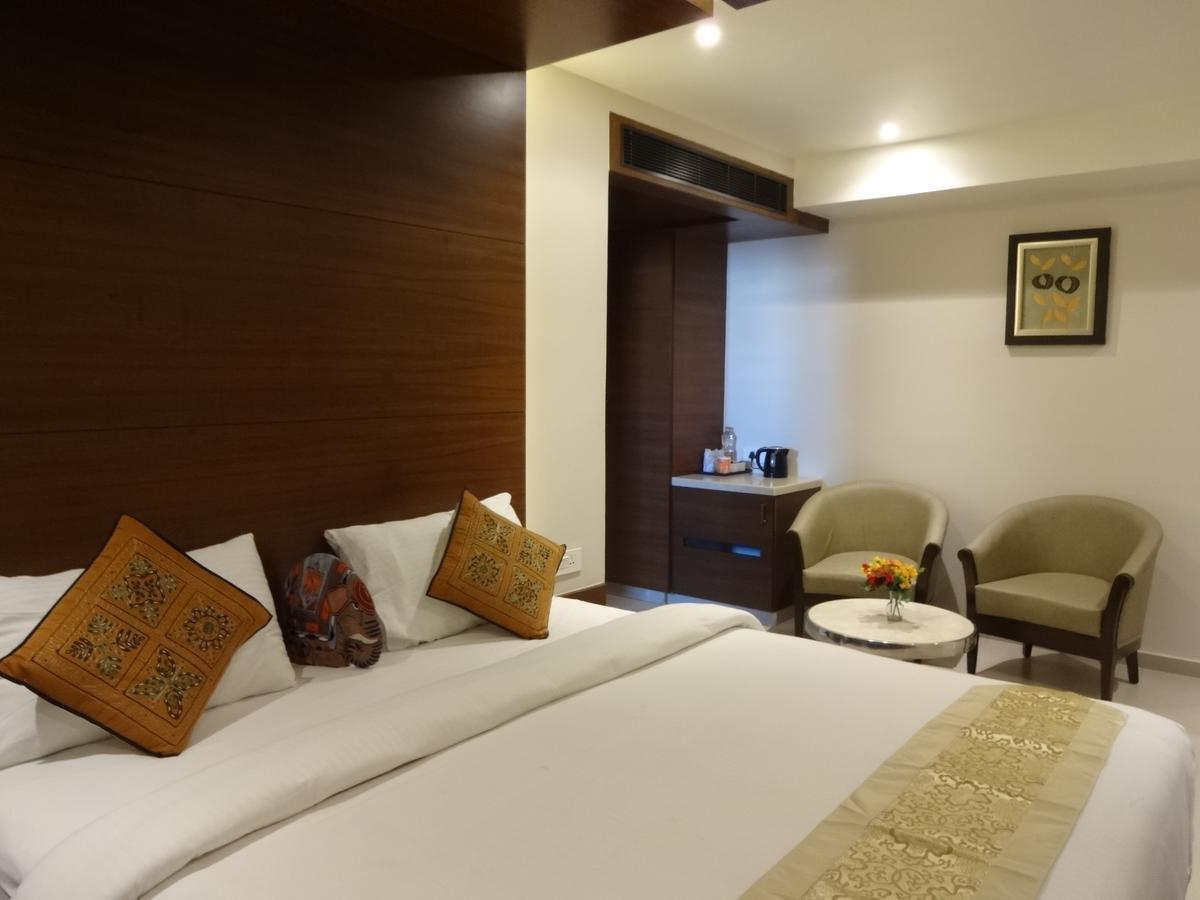 Hotel Shaans Tiruchirappalli Extérieur photo