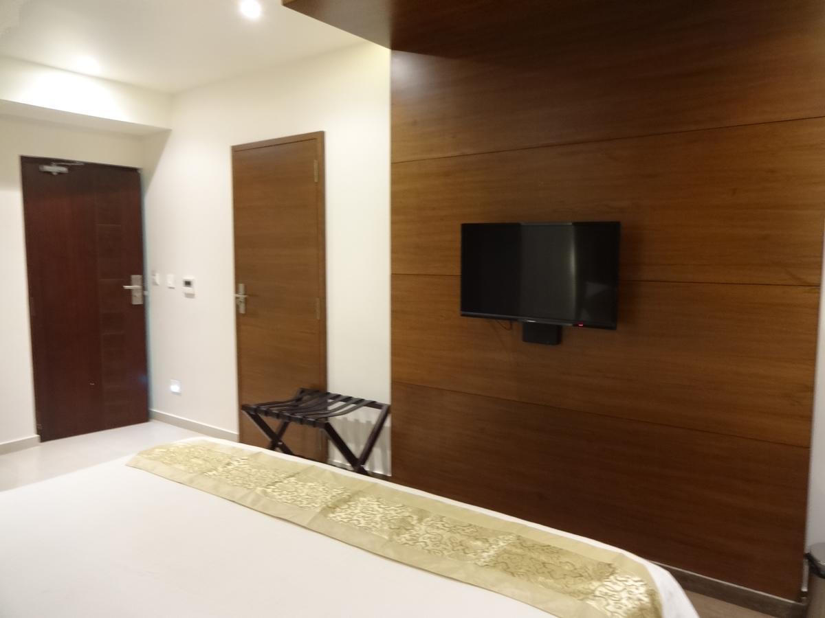 Hotel Shaans Tiruchirappalli Extérieur photo