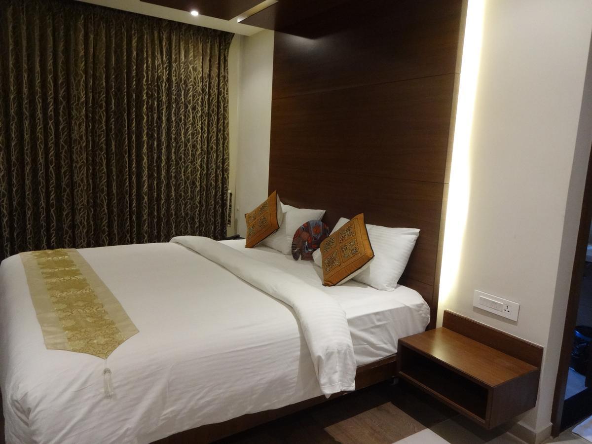 Hotel Shaans Tiruchirappalli Extérieur photo
