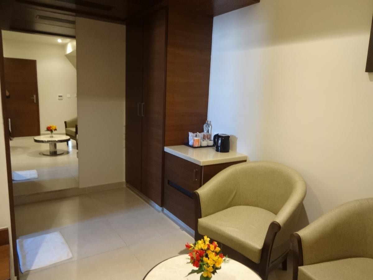 Hotel Shaans Tiruchirappalli Extérieur photo