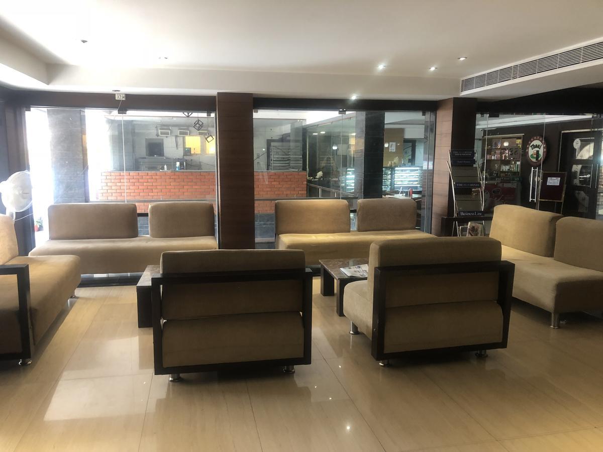 Hotel Shaans Tiruchirappalli Extérieur photo