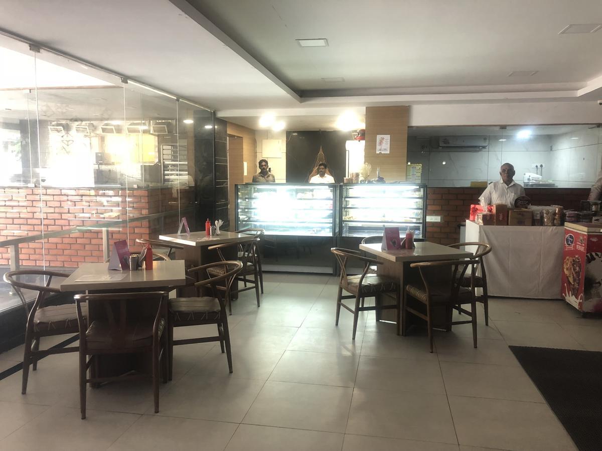 Hotel Shaans Tiruchirappalli Extérieur photo