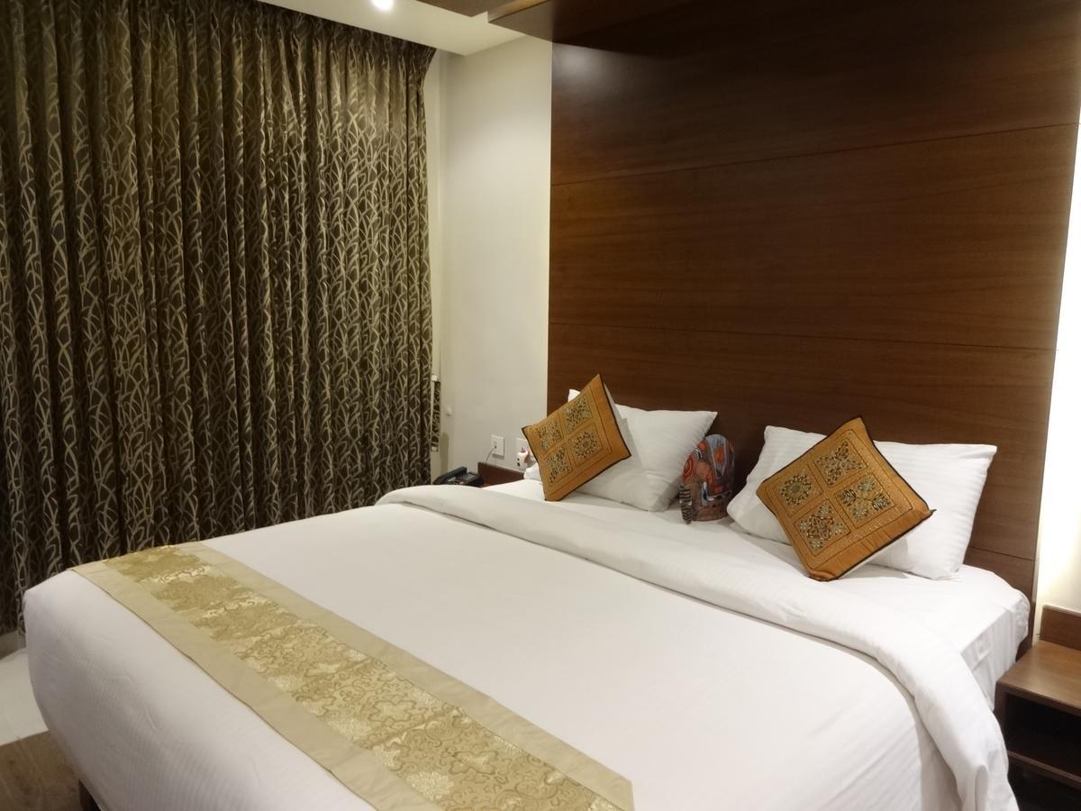 Hotel Shaans Tiruchirappalli Extérieur photo