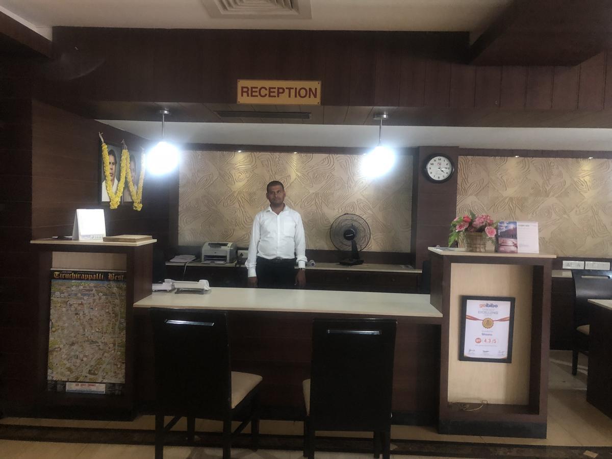 Hotel Shaans Tiruchirappalli Extérieur photo