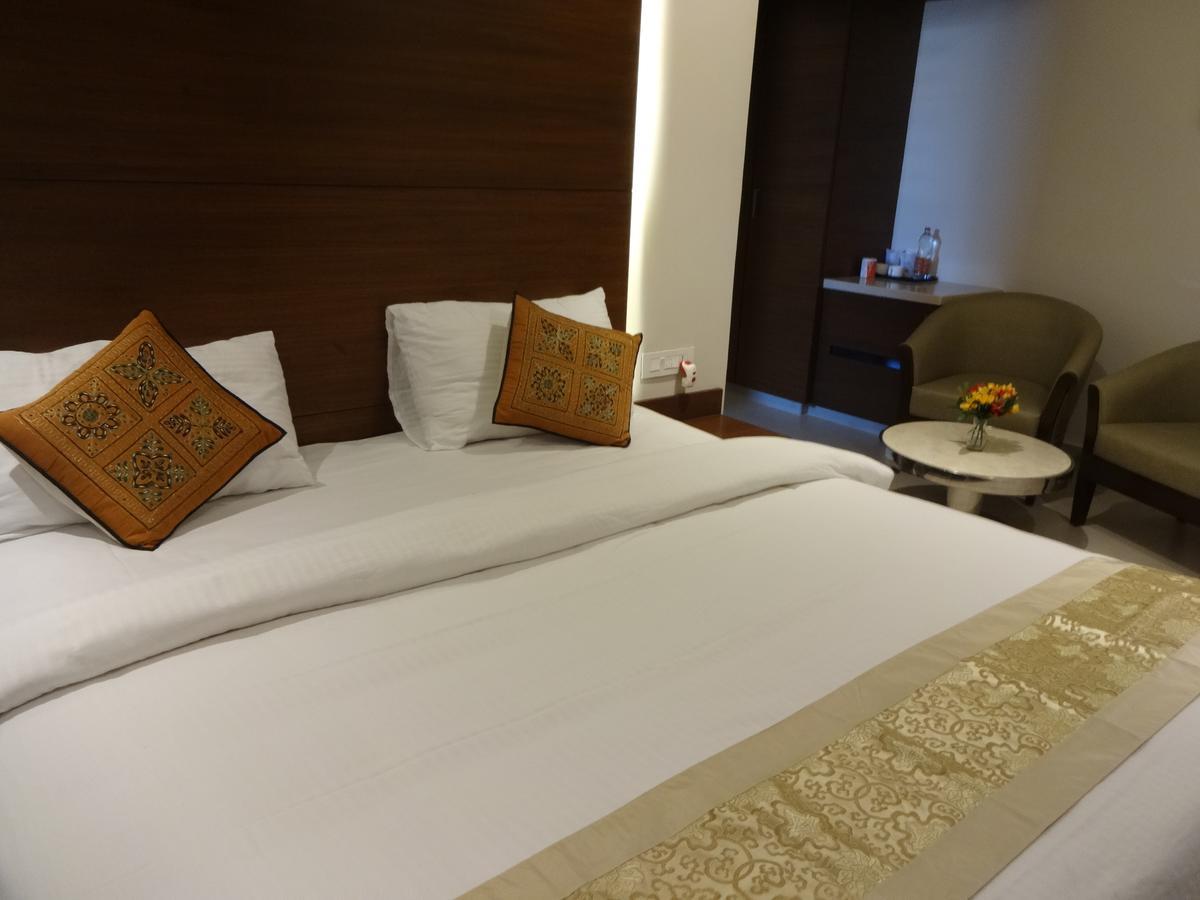 Hotel Shaans Tiruchirappalli Extérieur photo