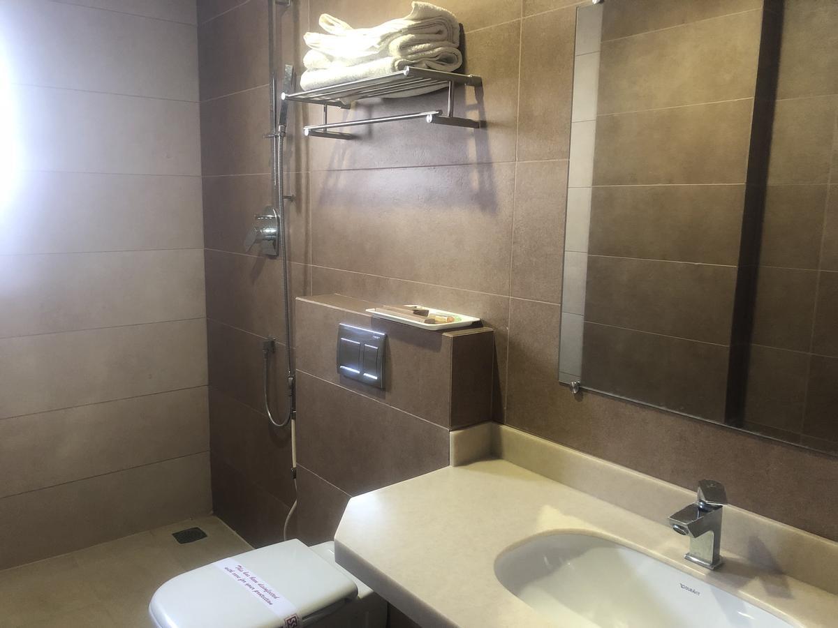 Hotel Shaans Tiruchirappalli Extérieur photo