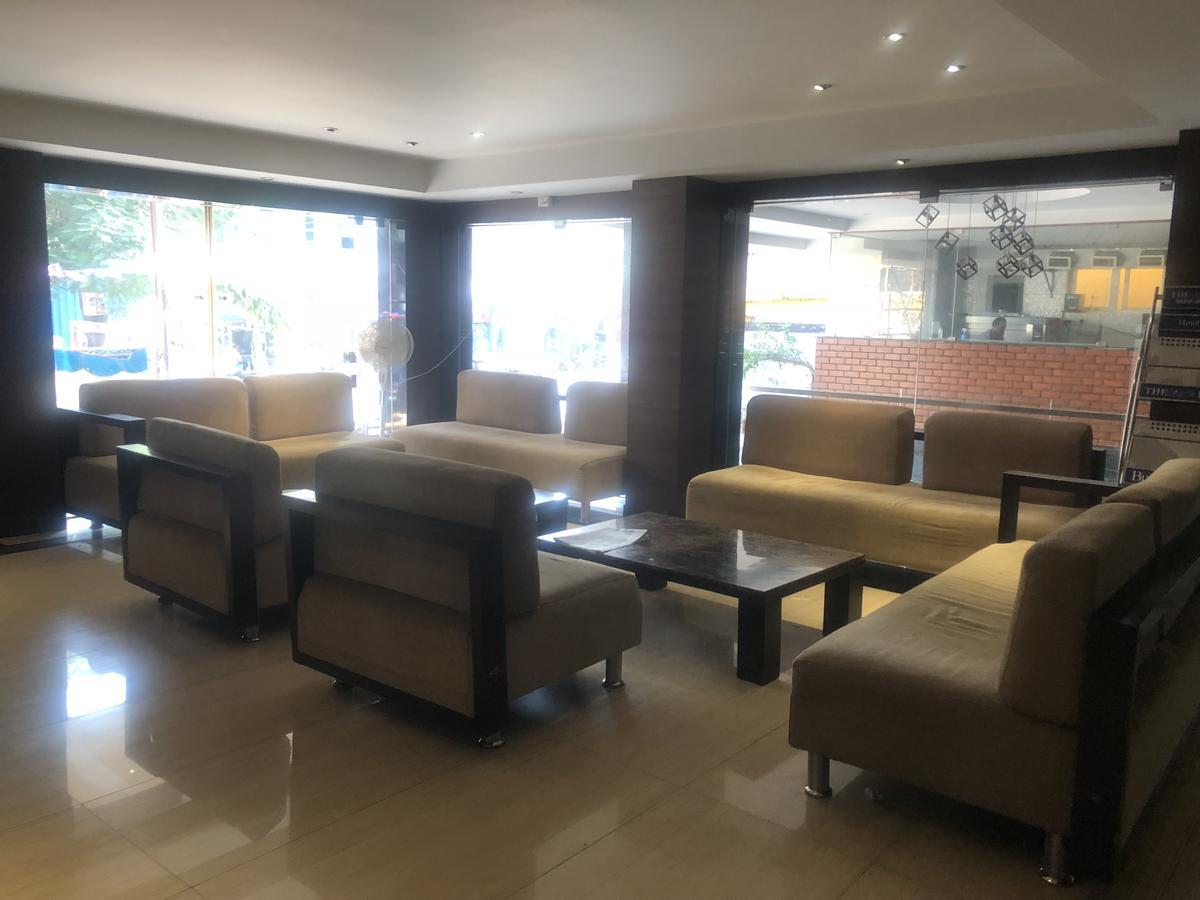 Hotel Shaans Tiruchirappalli Extérieur photo