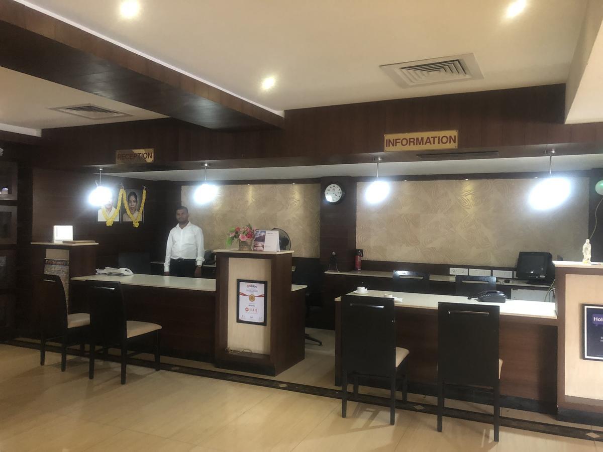 Hotel Shaans Tiruchirappalli Extérieur photo