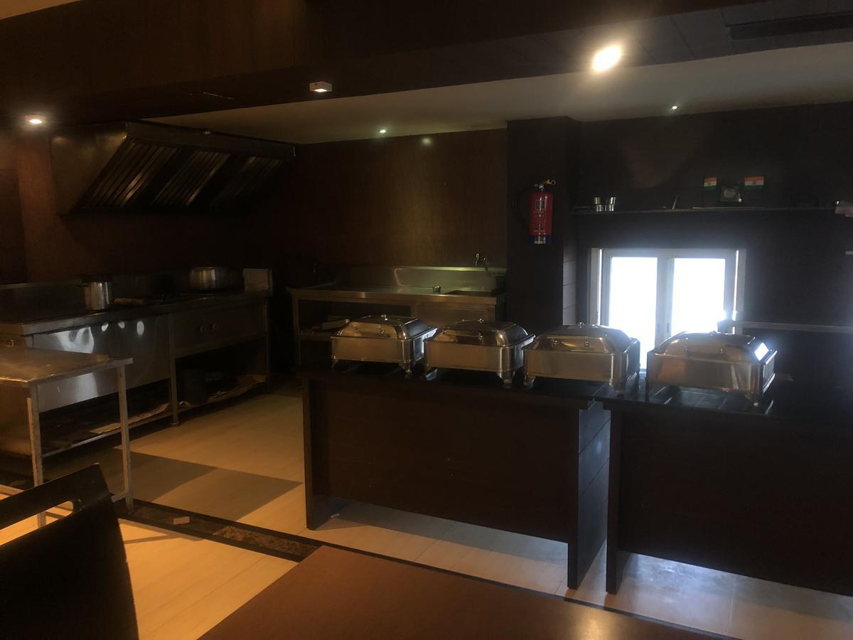 Hotel Shaans Tiruchirappalli Extérieur photo